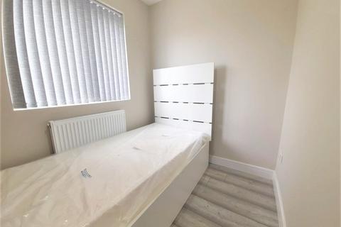 3 bedroom duplex to rent, Romney Road, First Floor Flat, Hayes, UB4