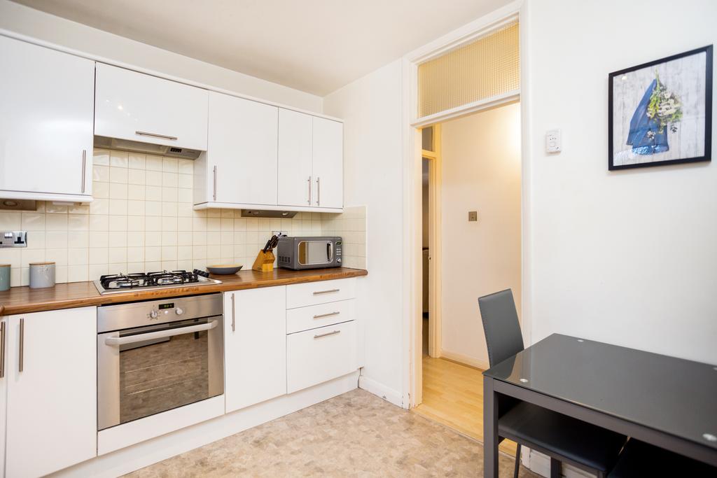 Kitchen / Breakfast Room pic 2