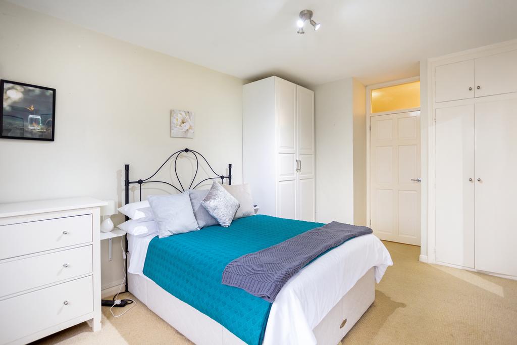 Bedroom 1 (pic 2)