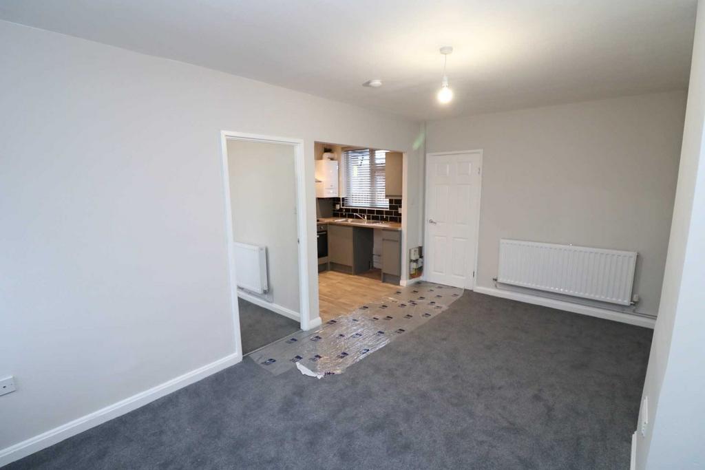 Westway, Maghull 2 bed apartment £675 pcm (£156 pw)