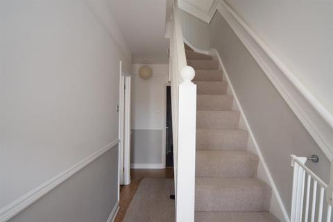 142 Washington Road, Worcester Park, KT4 8JJ