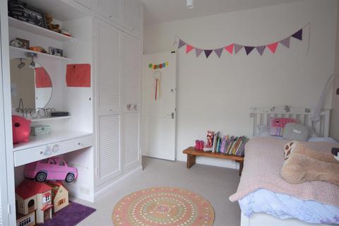 142 Washington Road, Worcester Park, KT4 8JJ
