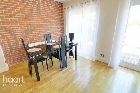 76 Dunspring Lane, Ilford, IG5 0UB
