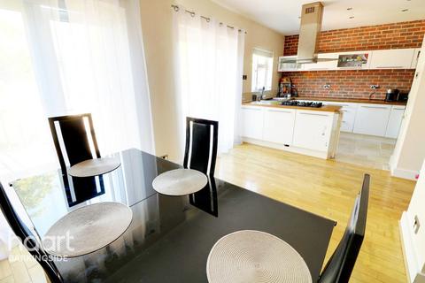 76 Dunspring Lane, Ilford, IG5 0UB