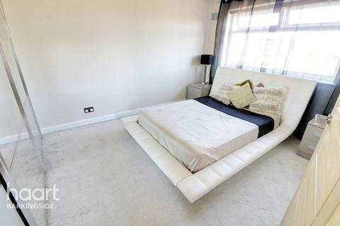 76 Dunspring Lane, Ilford, IG5 0UB