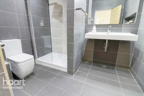 76 Dunspring Lane, Ilford, IG5 0UB