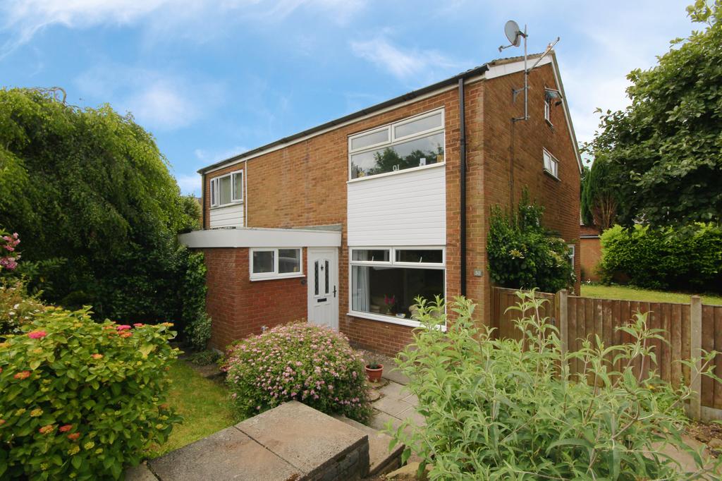 Leigh Way, Weaverham, Cheshire, CW8 3 bed semidetached house £225,000