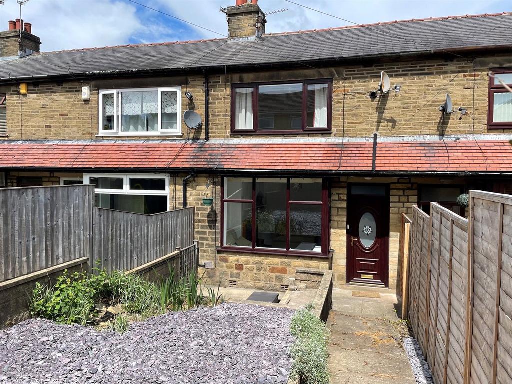 Moor End Road, Mount Tabor, Halifax, HX2 2 bed terraced house £575