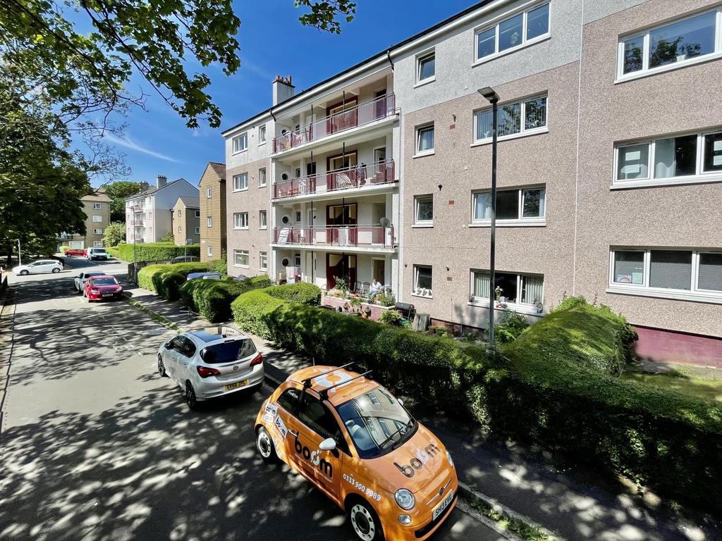 Flat 1/2, 26 Banchory Avenue, Glasgow 3 bed apartment £90,000