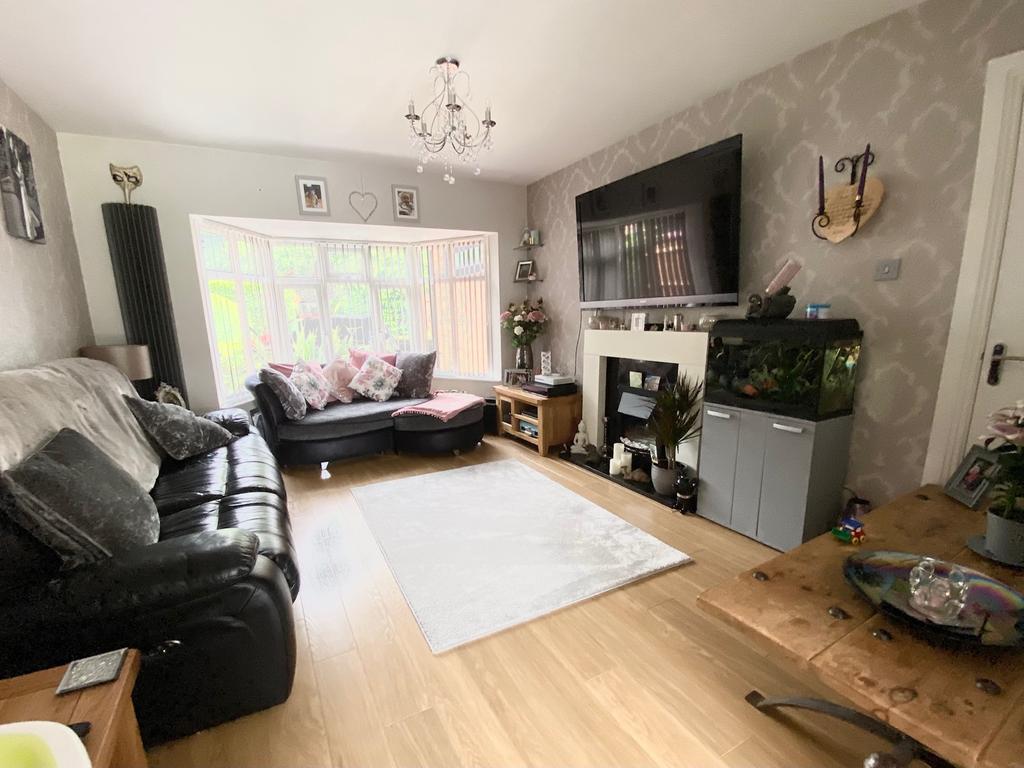 WENTWORTH AVENUE, ASCOT SL5 3 bed semidetached house £500,000