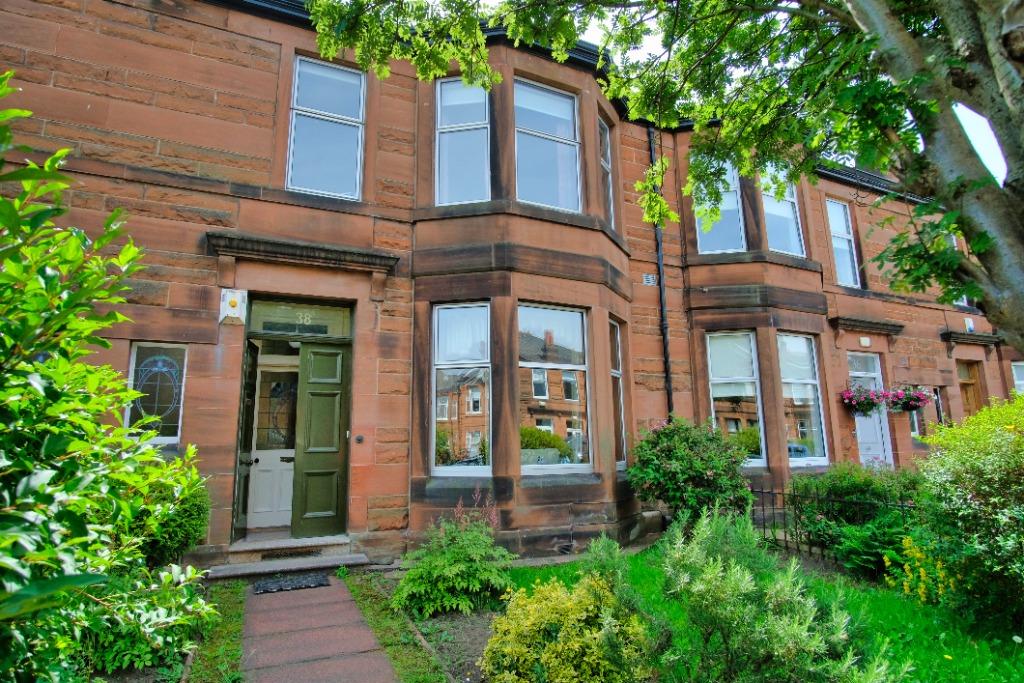 Second Avenue, Kings Park, Glasgow, G44 4TE 3 bed terraced house £325,000