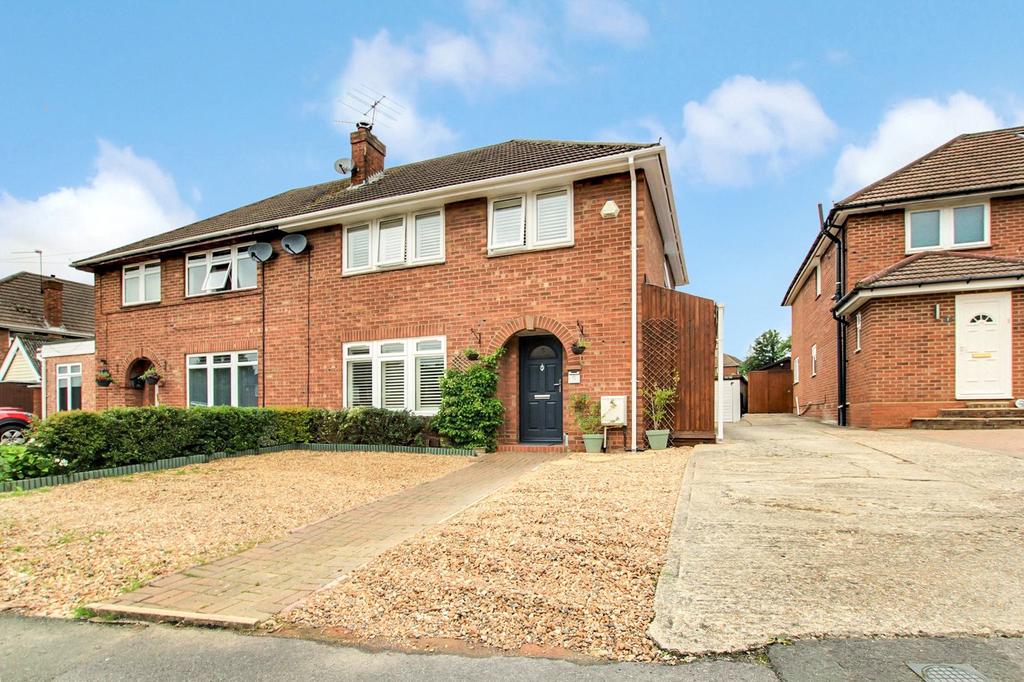 Winton Road, Reading, RG2 3 bed semidetached house £365,000