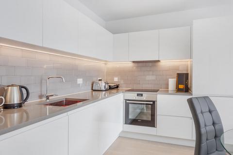 2 bedroom apartment to rent, Windlass House, Royal Wharf, London, E16