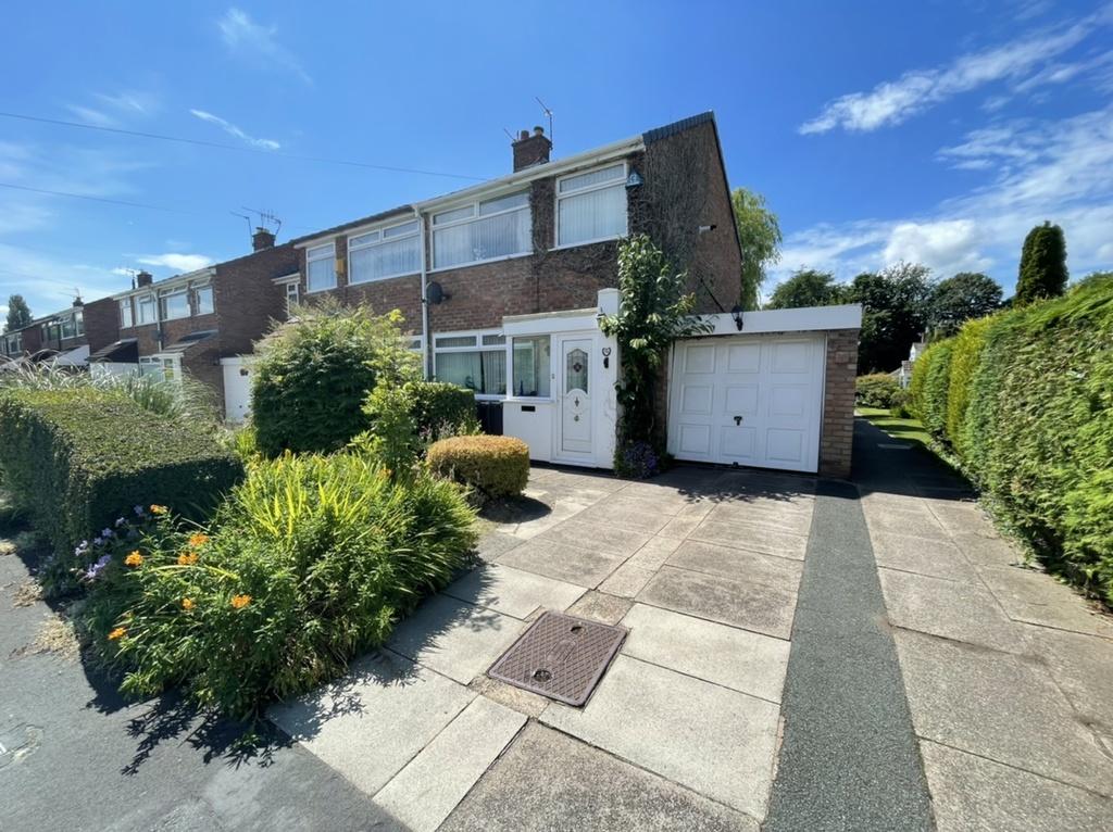 Deyes End, Maghull 3 bed semidetached house £158,000