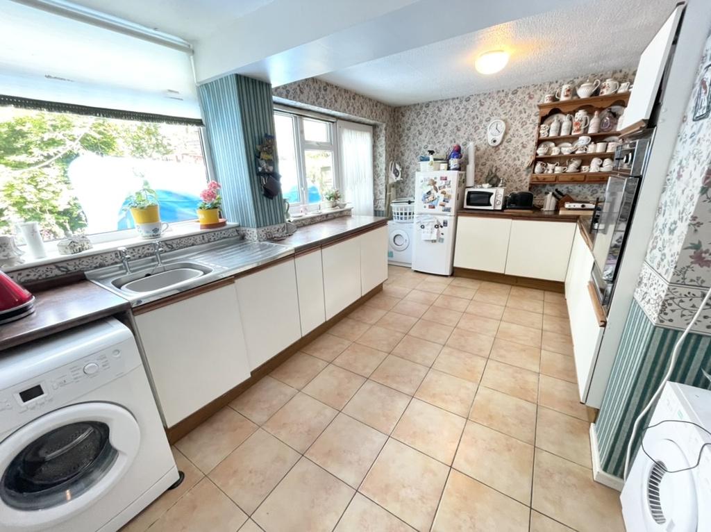 Deyes End, Maghull 3 bed semidetached house £158,000