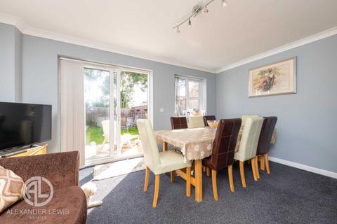 3 Boundary Close, Henlow, SG16 6FP