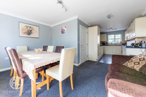3 Boundary Close, Henlow, SG16 6FP