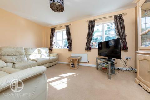 3 Boundary Close, Henlow, SG16 6FP