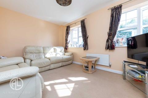 3 Boundary Close, Henlow, SG16 6FP