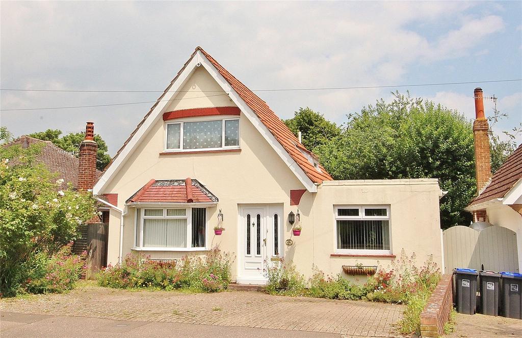 Hillview Road, Findon Valley, West Sussex, BN14 3 bed detached house