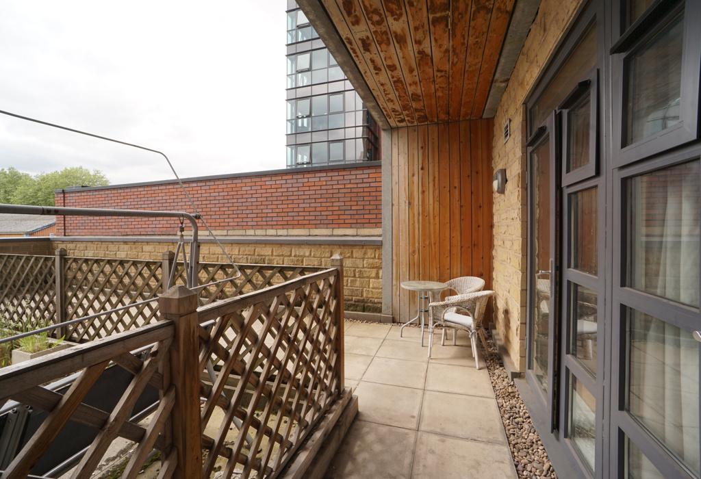 Balcony/patio