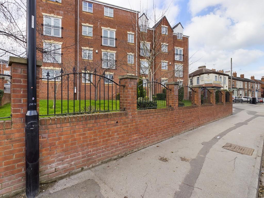 Bewick House, Askern 2 bed apartment £545 pcm (£126 pw)
