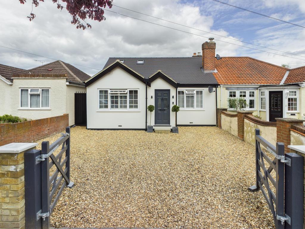 Kingston Road, Ashford, TW15 4 bed bungalow £600,000