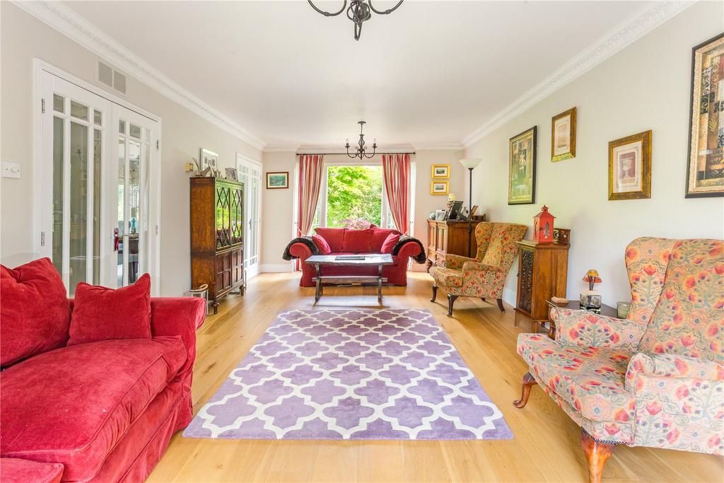 Southcote Way, Penn, High 5 bed detached house £1,125,000