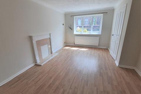 3 bedroom semi-detached house to rent - Derrington Avenue, Crewe