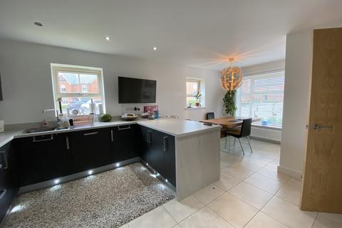 2 Hazel Close, Burton-on-trent, DE13 0UD