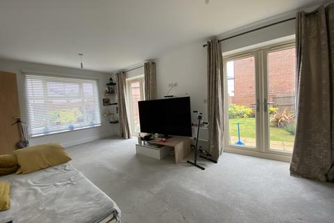 2 Hazel Close, Burton-on-trent, DE13 0UD
