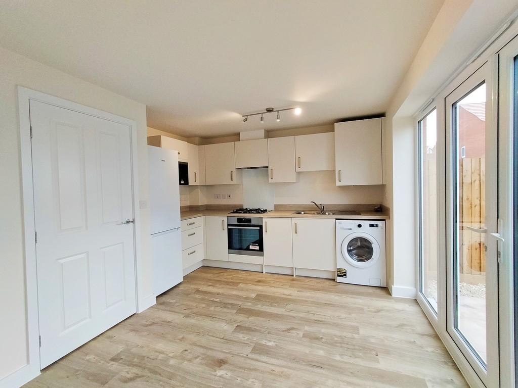 Spring Avenue, AshbydelaZouch 3 bed terraced house £975 pcm (£225 pw)