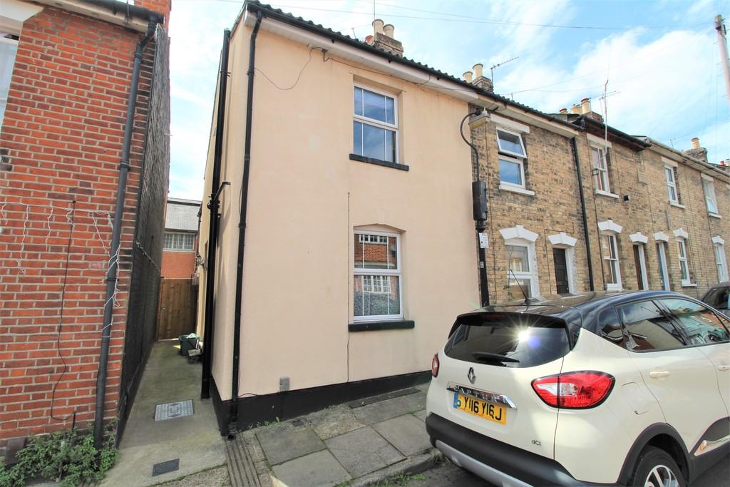 South Street, Colchester, CO2 7BL 3 bed end of terrace house - £250,000