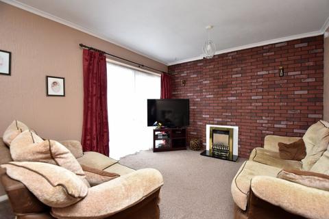 9 Neath Drive, Ipswich, IP2 9TA