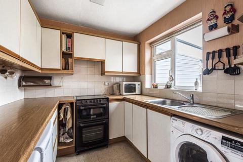 44, Windsor Court Windsor Road, Sunbury-on-thames, TW16 7RA