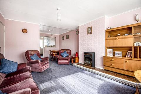 44, Windsor Court Windsor Road, Sunbury-on-thames, TW16 7RA