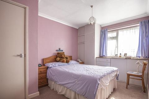 44, Windsor Court Windsor Road, Sunbury-on-thames, TW16 7RA