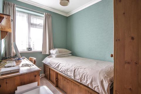 44, Windsor Court Windsor Road, Sunbury-on-thames, TW16 7RA