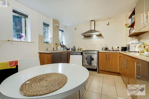 4 bedroom terraced house to rent, Filigree Court, London SE16