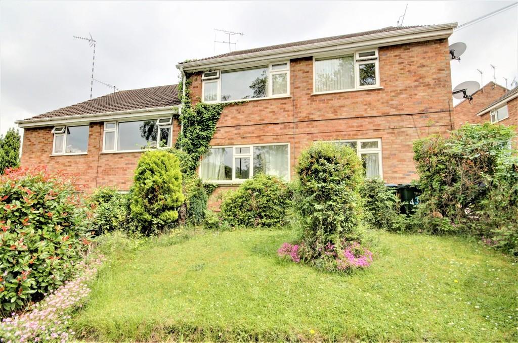 Brookside Avenue, Coventry 2 bed ground floor £675 pcm (£156 pw)