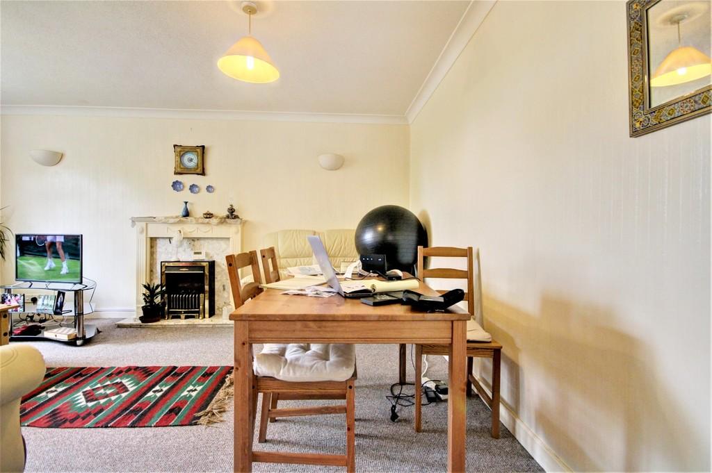 Brookside Avenue, Coventry 2 bed ground floor £675 pcm (£156 pw)