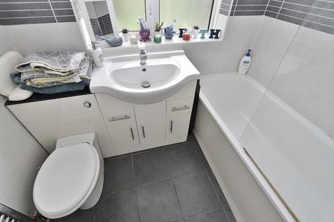 22 Roles Grove, Romford, RM6 5LT