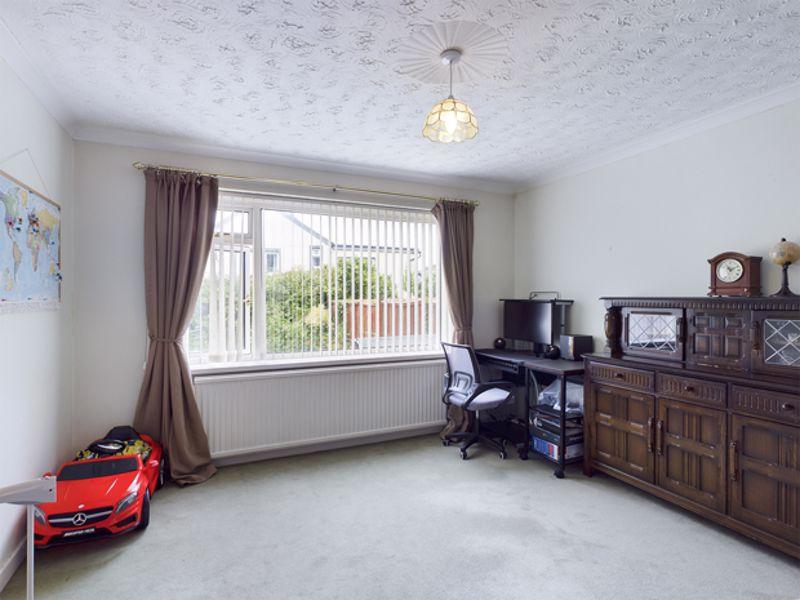 Maes y Dderwen, Monument Hill, Carmarthen 3 bed semidetached house £
