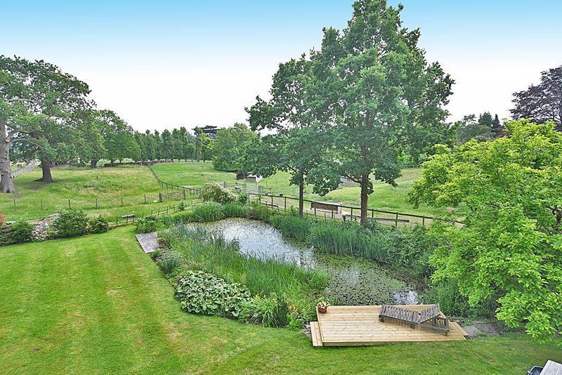 Thurnham Lane, Bearsted ME14 4 bed detached house £1,425,000