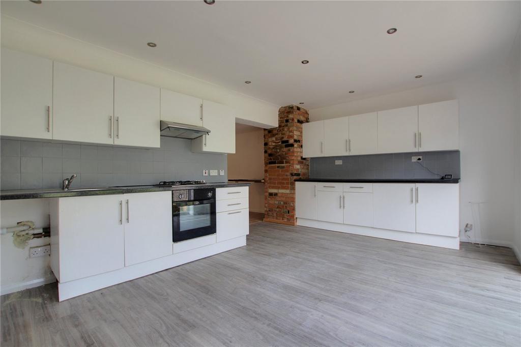 Fairwater Drive, Woodley, Reading, RG5 5 bed semidetached house £