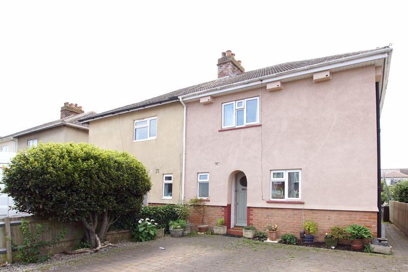 Elmore Avenue, LeeOnTheSolent, PO13 3 bed semidetached house £299,995
