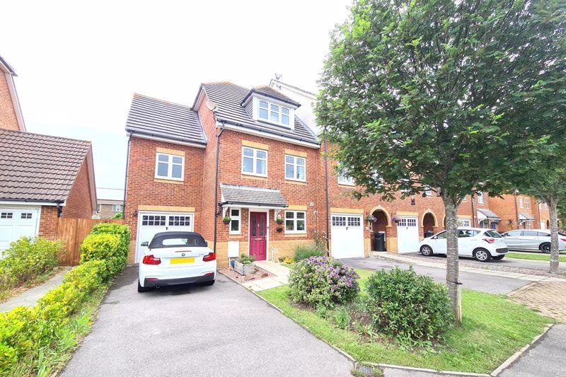 Fitzroy Drive, LeeOnTheSolent 4 bed end of terrace house £415,000