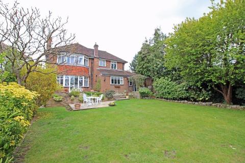 15 Sandhurst Close, South Croydon, CR2 0AD