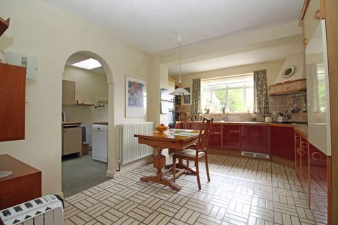 15 Sandhurst Close, South Croydon, CR2 0AD