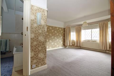 15 Sandhurst Close, South Croydon, CR2 0AD